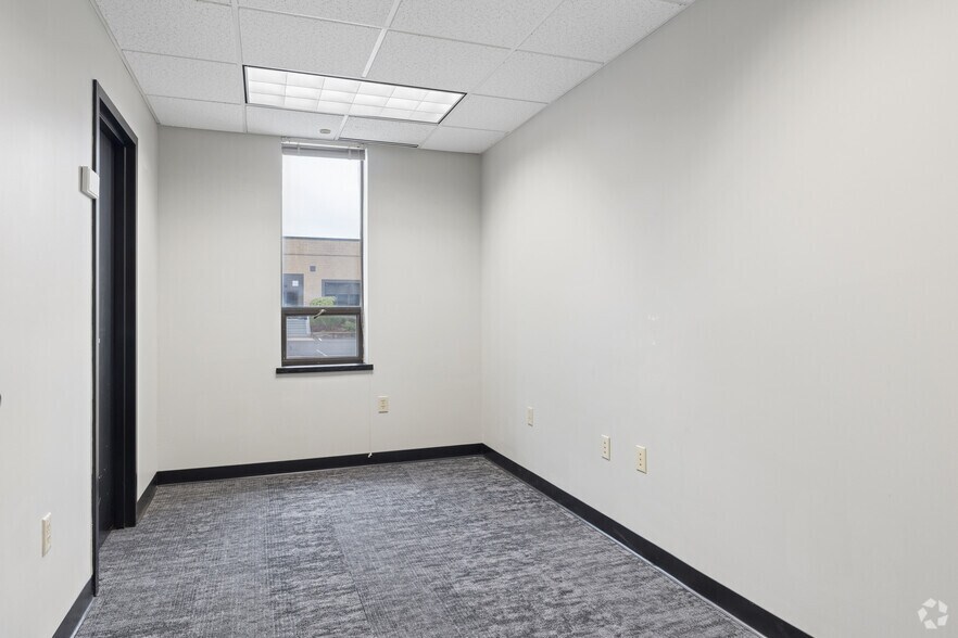 More Photos Of 58 Concord St, North Reading Office For Lease