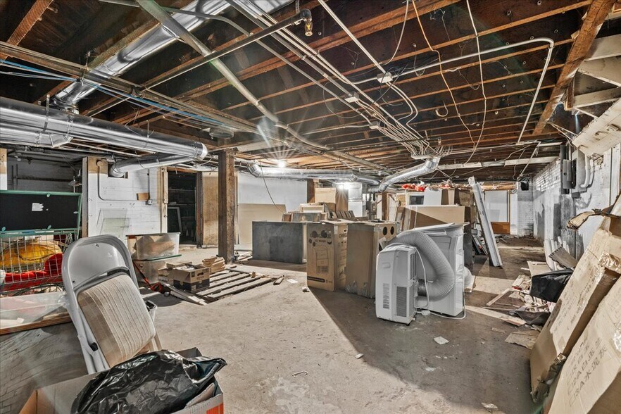 More Photos Of 2038 Pacific Ave, Forest Grove Storefront Retail Office For Sale