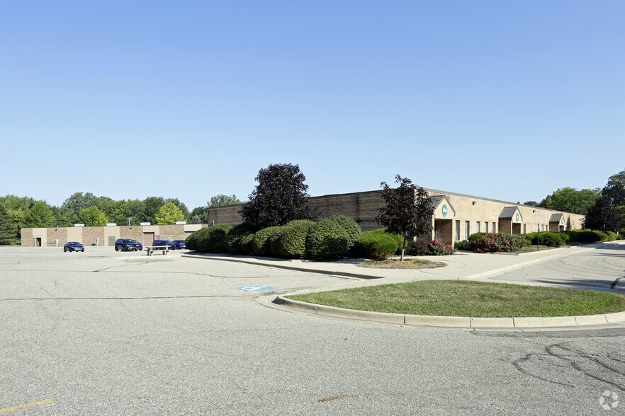 More Photos Of 111 W Edgewood Blvd, Lansing Office For Lease
