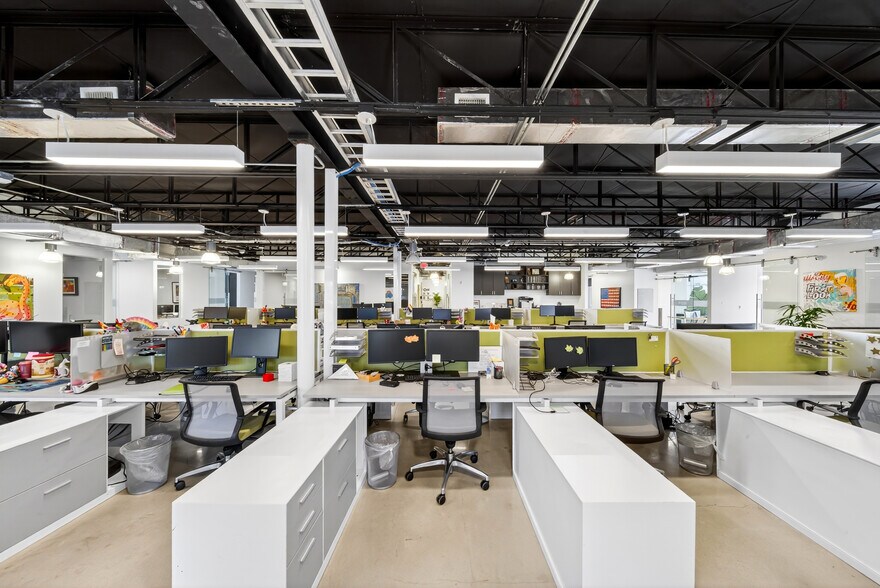 More Photos Of 7630 Biscayne Blvd, Miami Office For Lease