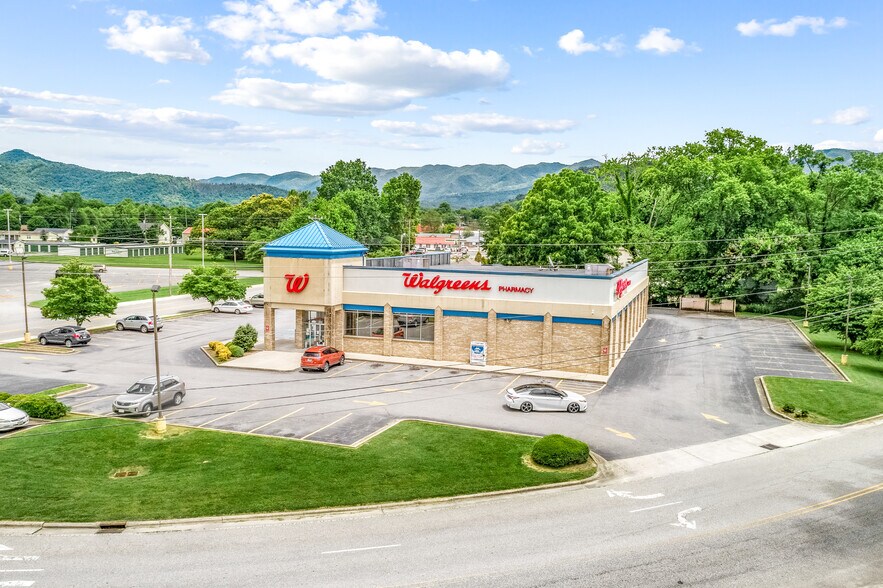 More Photos Of 286 Main St, Andrews Drugstore For Sale