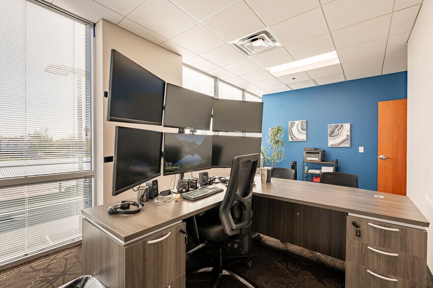 More Photos Of 1095 W Rio Salado Pky, Tempe Loft Creative Space For Sale