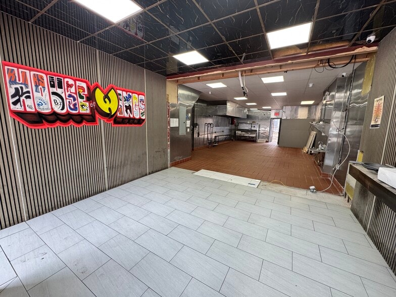 Primary Photo Of 894 Nostrand Ave, Brooklyn Storefront Retail Office For Lease