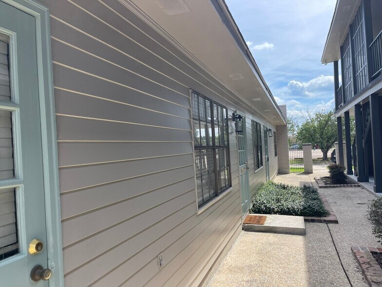 More Photos Of 11603 Newcastle Ave, Baton Rouge Office For Lease