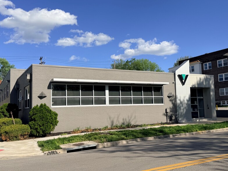 Primary Photo Of 3303 Gillham Rd, Kansas City Office For Lease
