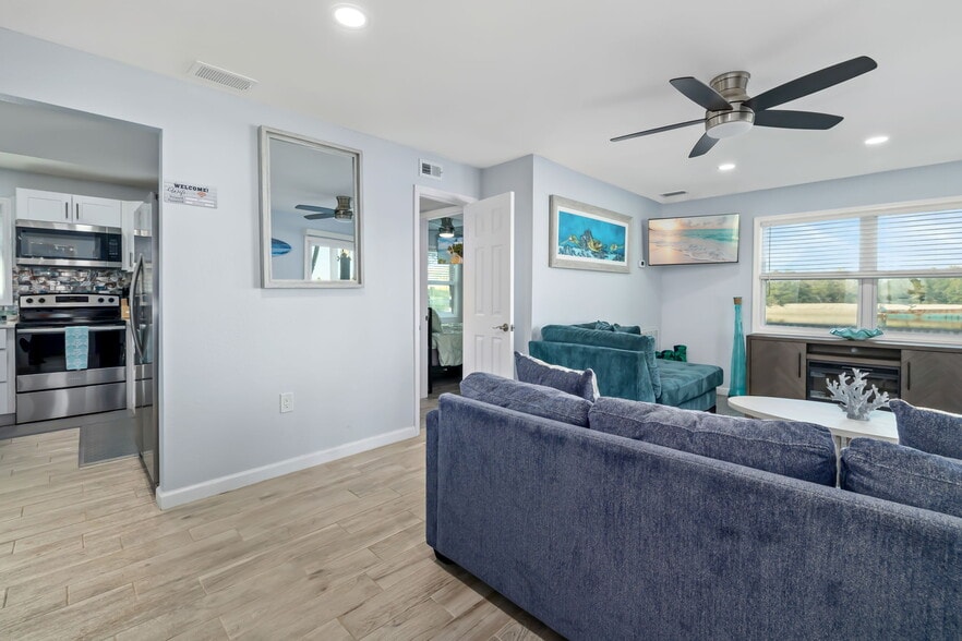 More Photos Of 9022 Midnight Pass Rd, Sarasota Apartments For Sale