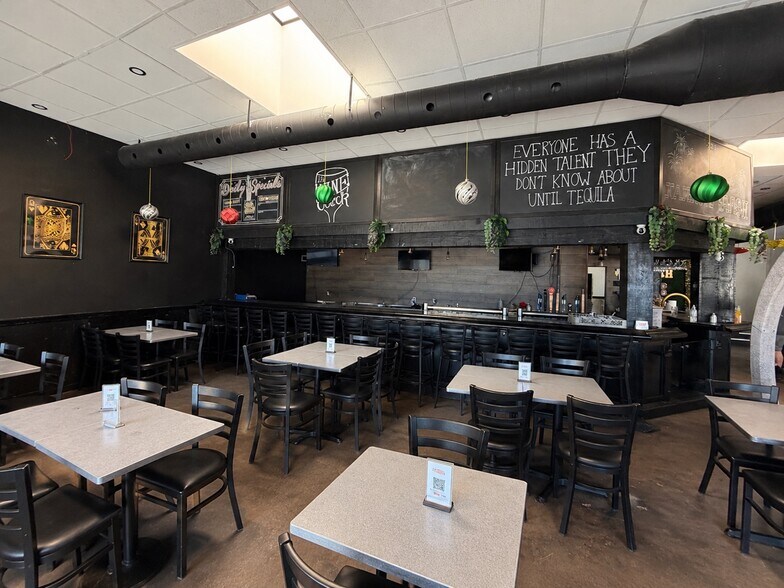 More Photos Of 547 Ontario St, St Catharines Restaurant For Lease