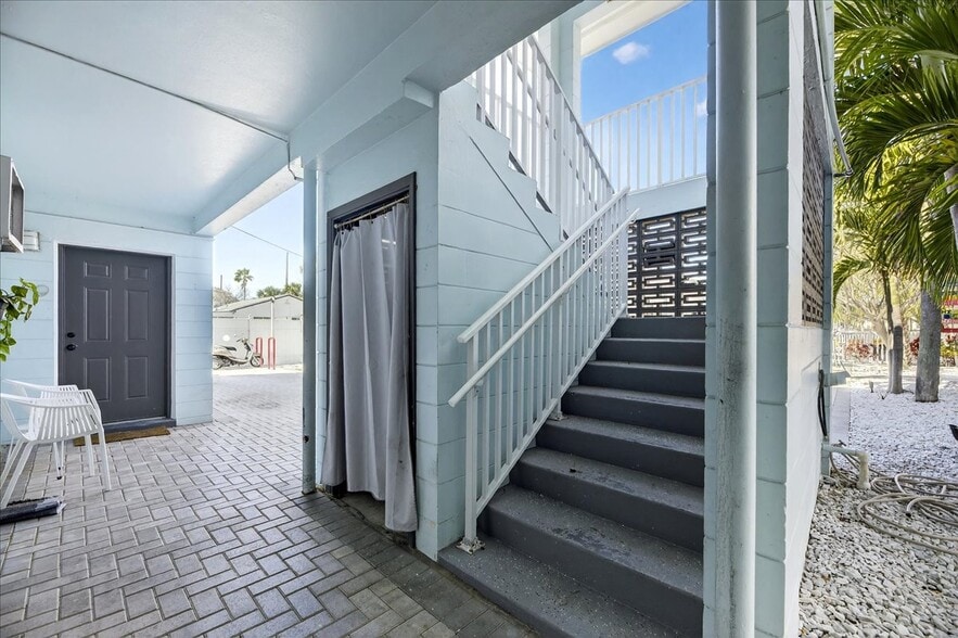 More Photos Of 523 72nd Ave, St Pete Beach Hotel For Sale