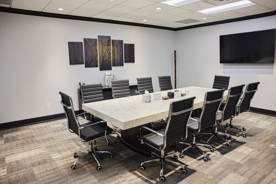 More Photos Of 355 S Old Woodward Ave, Birmingham Office For Lease