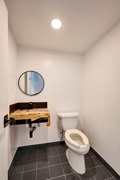 More Photos Of 32 S Dixie Hwy, Lake Worth Freestanding For Lease
