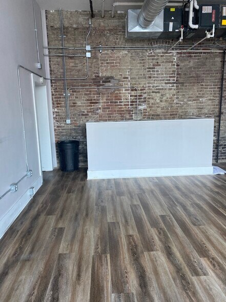 More Photos Of 201 N Wayne St, Piqua Storefront Retail Residential For Lease