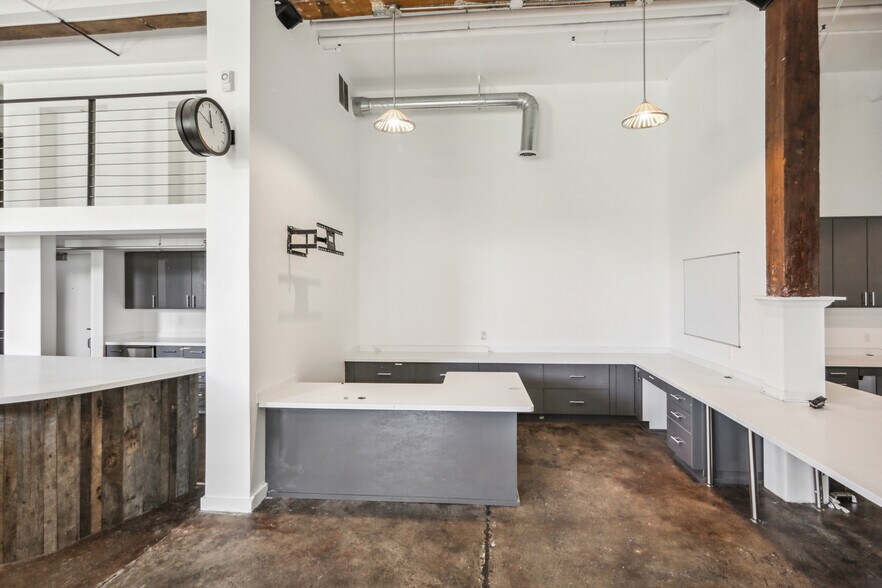 More Photos Of 887 W Marietta St NW, Atlanta Loft Creative Space For Lease