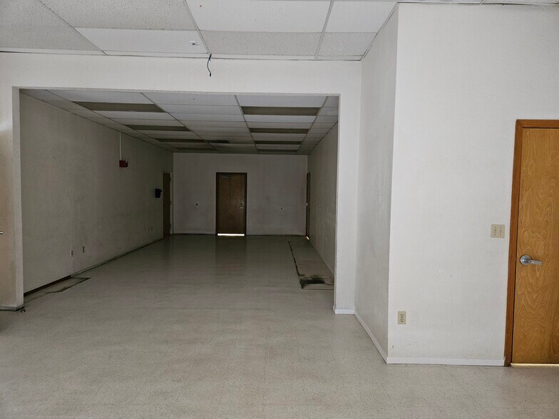 More Photos Of 142 N 9th St, Modesto Office For Lease