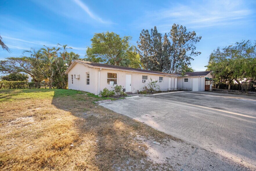 More Photos Of 4600 Kelmar Dr, West Palm Beach Multifamily For Sale