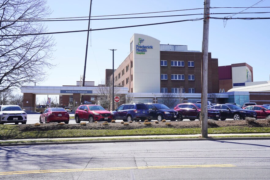 More Photos Of 325 W 7th St, Frederick Storefront Retail Office For Sale