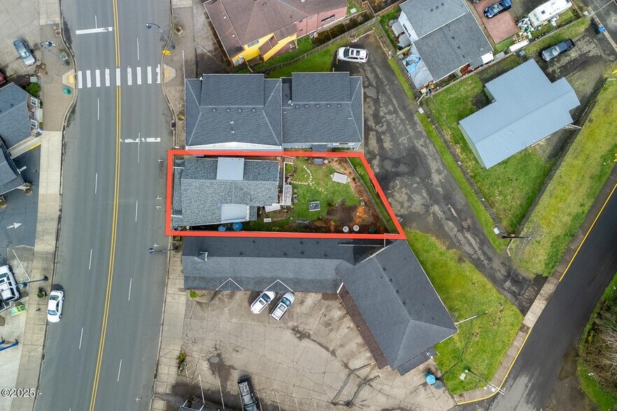 More Photos Of 205 SW Highway 101, Waldport Storefront For Sale