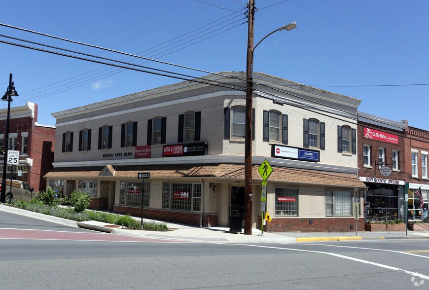 Primary Photo Of 101 E Main St, Purcellville Office For Lease