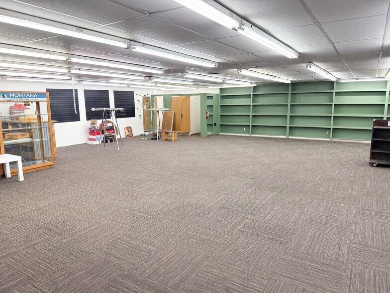 More Photos Of 6645 19th St, Lubbock Freestanding For Lease