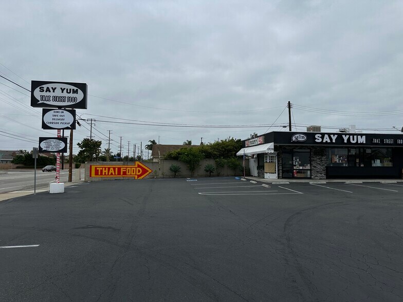 More Photos Of 17055 Newland St, Huntington Beach Unknown For Lease