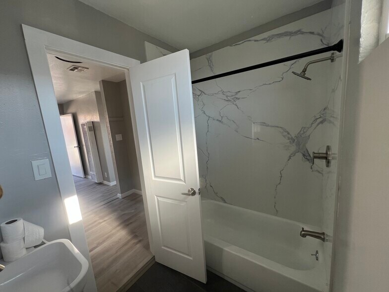 More Photos Of 5368 Fairfax Ave, Oakland Multifamily For Sale