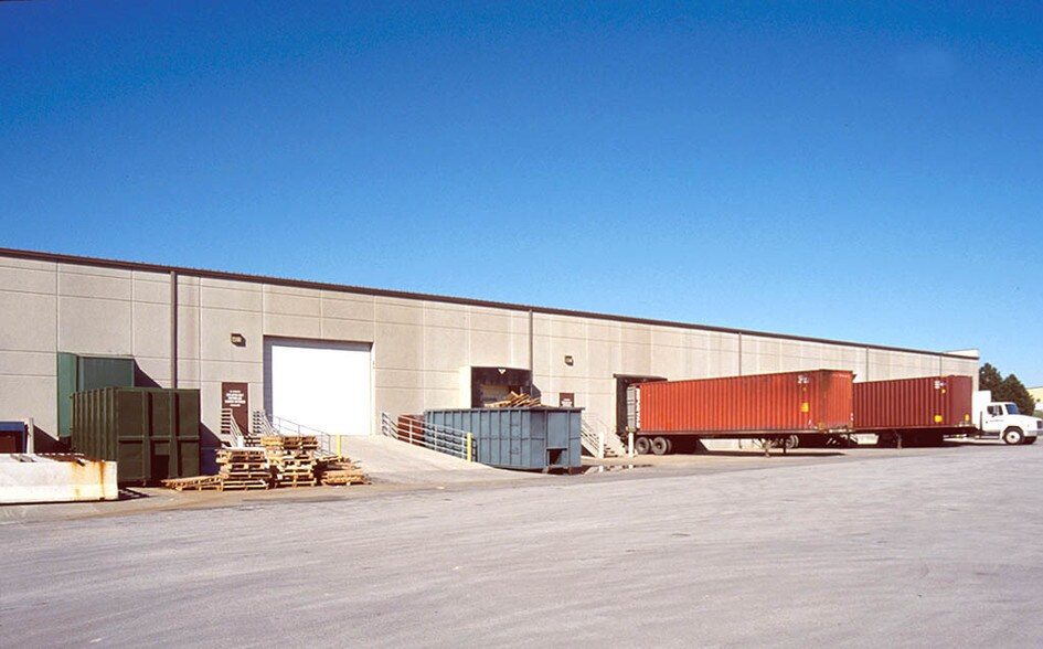 More Photos Of 16240-16250 W 110th St, Lenexa Manufacturing For Lease