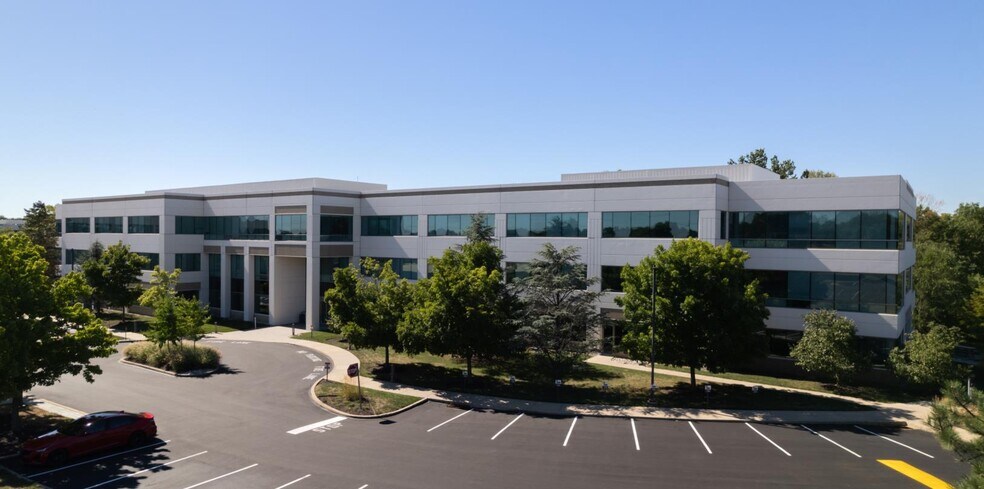 More Photos Of 5 Walnut Grove Dr, Horsham Township Office For Lease