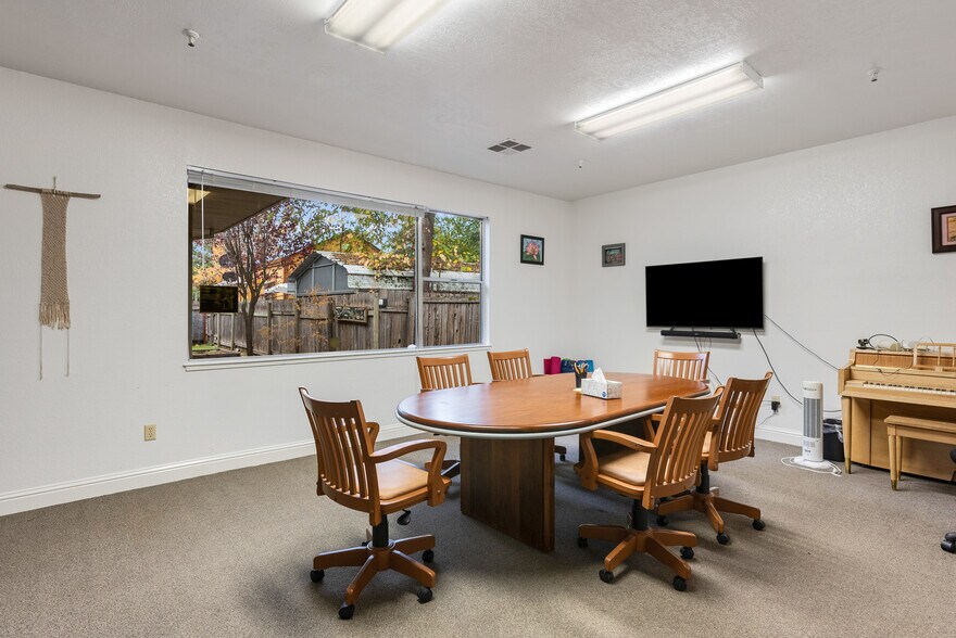 More Photos Of 564 S Dora St, Ukiah Medical For Lease
