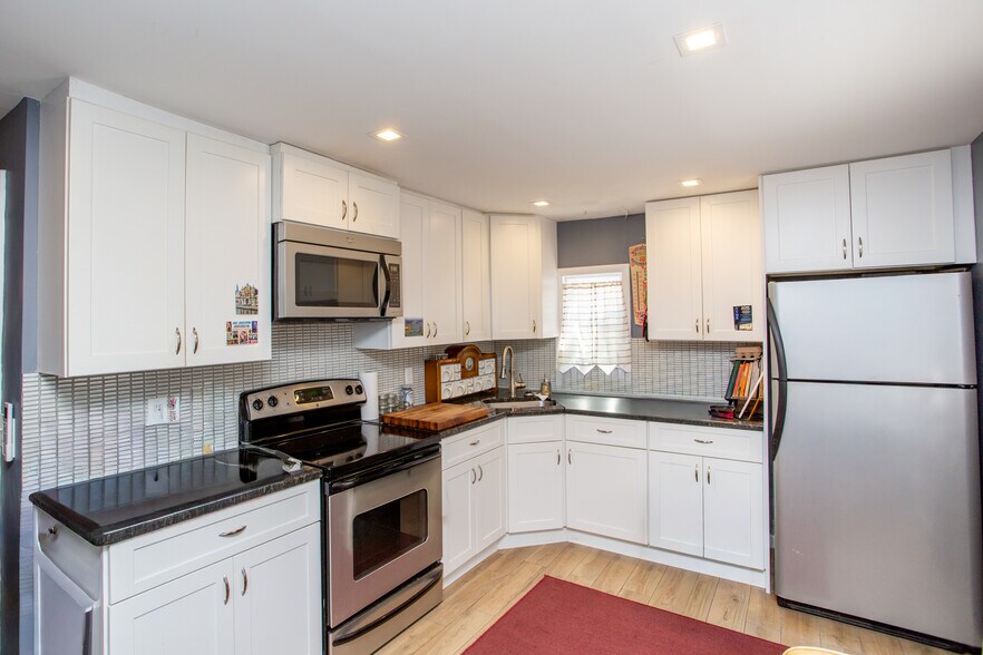 More Photos Of 45 Bridge St, Lambertville Storefront Retail Office For Sale