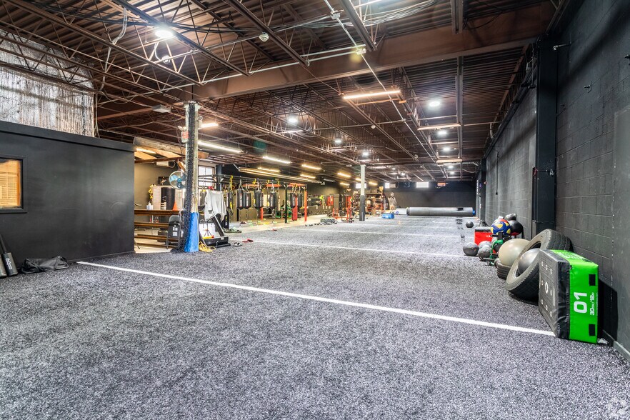 More Photos Of 252 Bethlehem Pike, Colmar Showroom For Lease