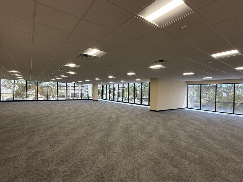 More Photos Of 4950 W Kennedy Blvd, Tampa Office For Lease
