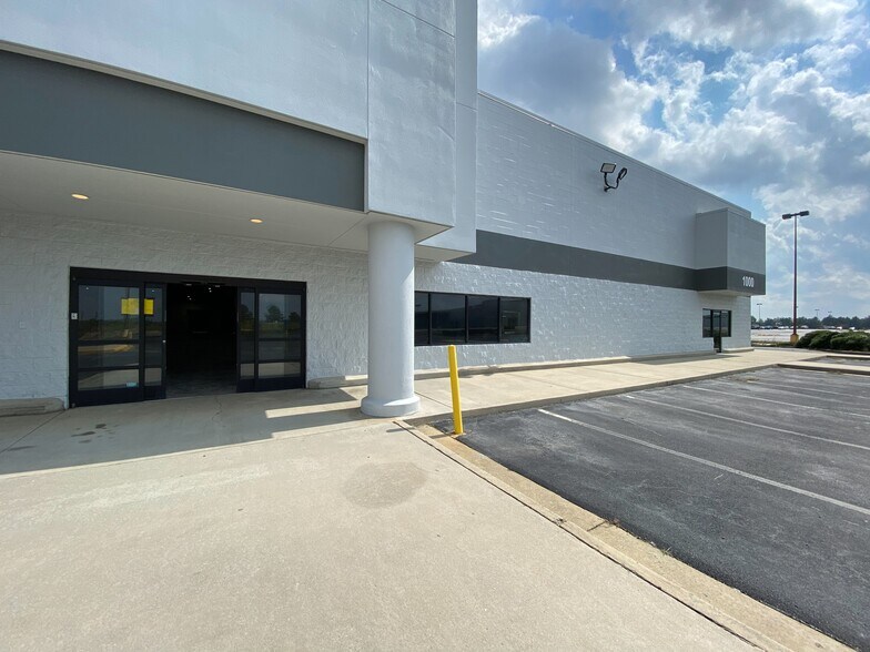 More Photos Of 2525 Pio Nono Ave, Macon-Bibb Warehouse For Lease