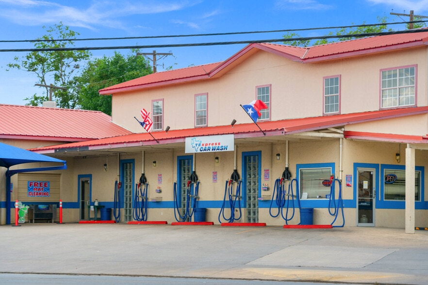 More Photos Of 506 Junction Hwy, Kerrville Carwash For Sale