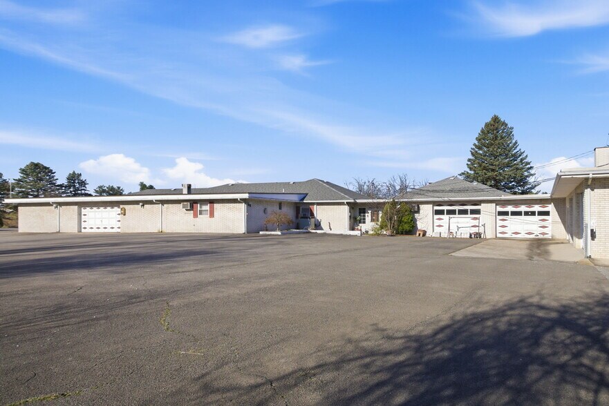 Primary Photo Of 501 S Breezewood Rd, Breezewood Specialty For Sale