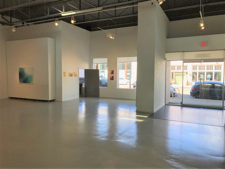 More Photos Of 3008 Commerce St, Dallas Flex For Sale