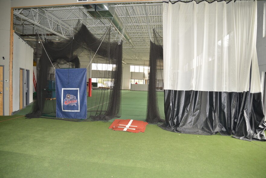 More Photos Of 1343 E Wisconsin Ave, Pewaukee Light Distribution For Lease