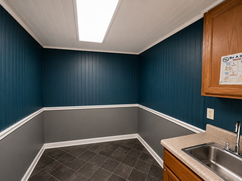 More Photos Of 210 N Liberty St, Jackson Storefront Retail Office For Sale