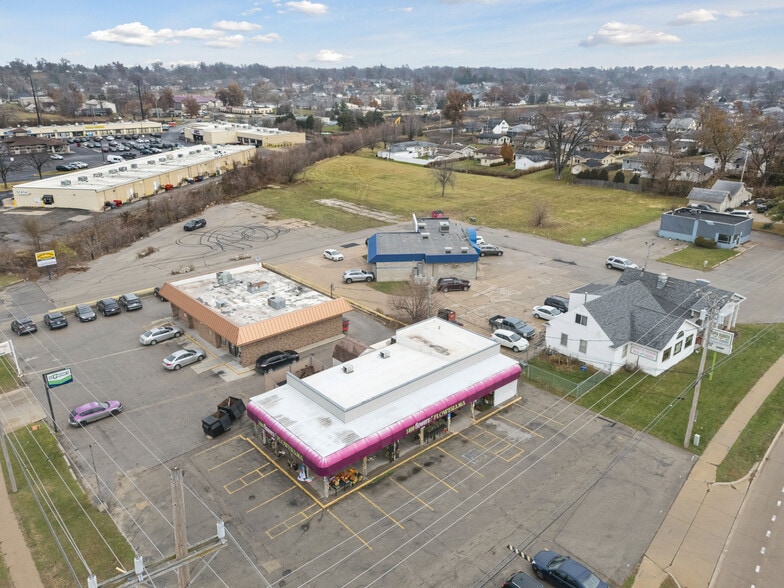 More Photos Of 3326 Johnson Ave NW, Cedar Rapids Freestanding For Sale