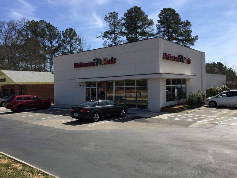 More Photos Of 5521 Western Blvd, Raleigh Freestanding For Lease