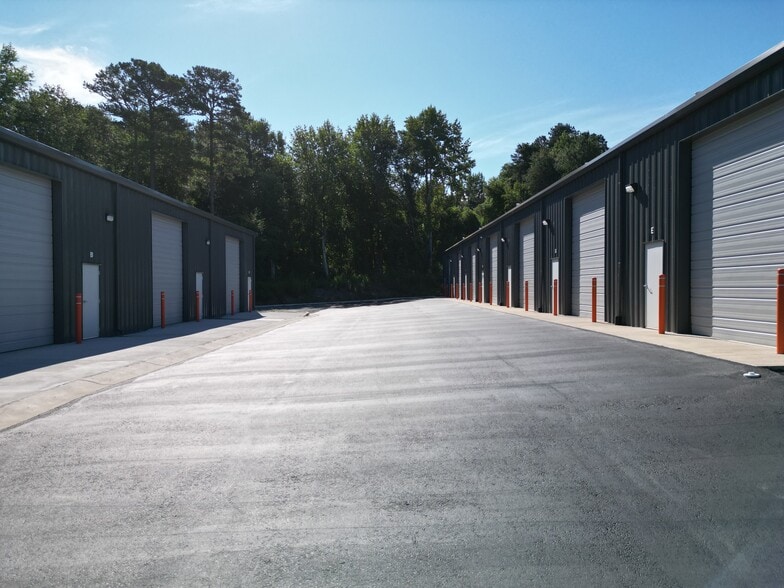 More Photos Of 1850 Chespark Dr, Gastonia Warehouse For Lease