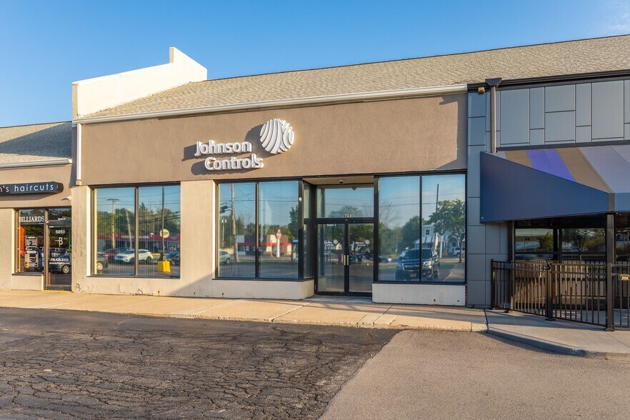 More Photos Of 6850 Main St, Williamsville Light Distribution For Lease