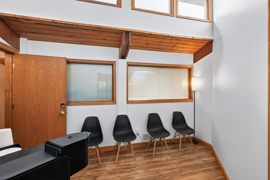 More Photos Of 14565-14579 Grand Ave S, Burnsville Office For Sale