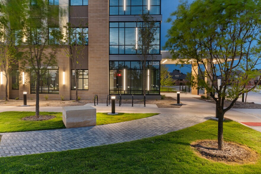 More Photos Of 12850 Dallas Pky, Frisco Medical For Lease