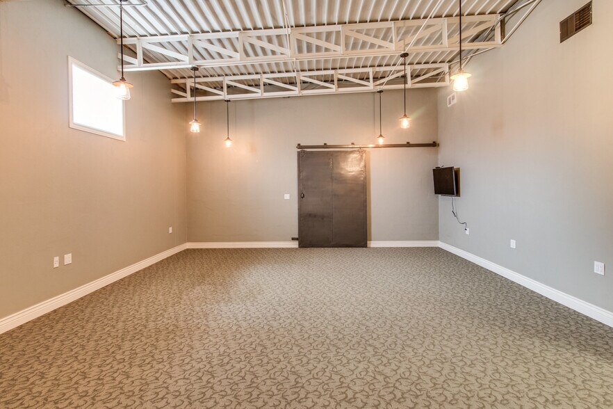 More Photos Of 1320 E Columbia Ave, Battle Creek Manufacturing For Sale