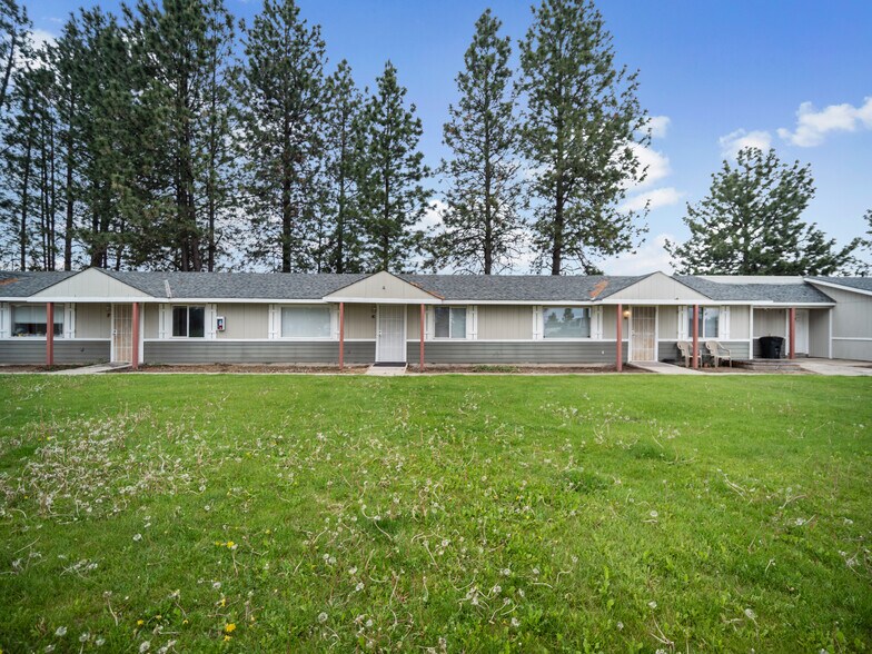 More Photos Of 25 N Airport Rd, Deer Park Apartments For Sale