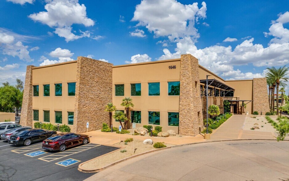 More Photos Of 1616 N Litchfield Rd, Goodyear Unknown For Lease