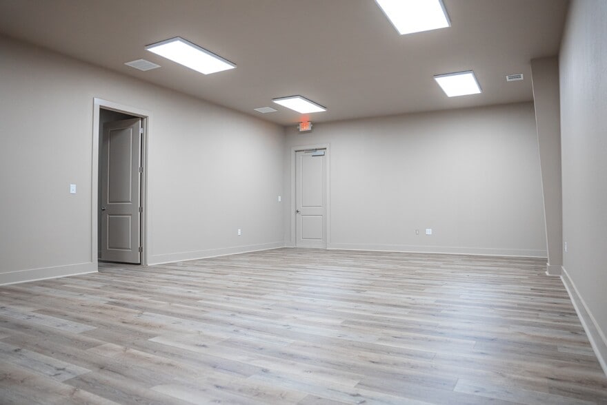 More Photos Of 4230 S Major Dr, Beaumont Warehouse For Lease