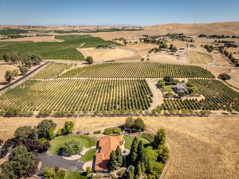 More Photos Of 5055 Rancho La Loma Linda Dr, Paso Robles Specialty For Sale
