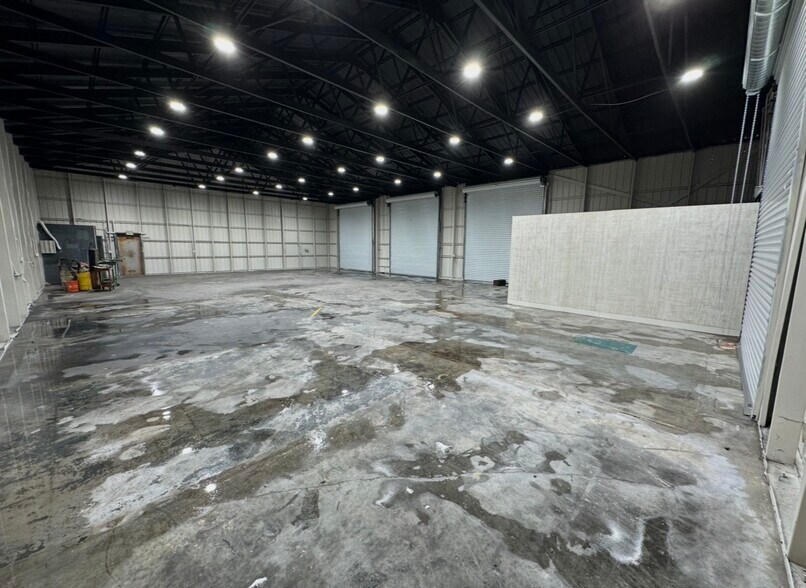 More Photos Of 3205 US Highway 92 E, Lakeland Freestanding For Lease