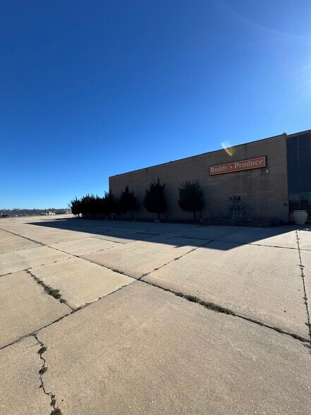 More Photos Of 8716 SE 15th St, Oklahoma City Distribution For Sale