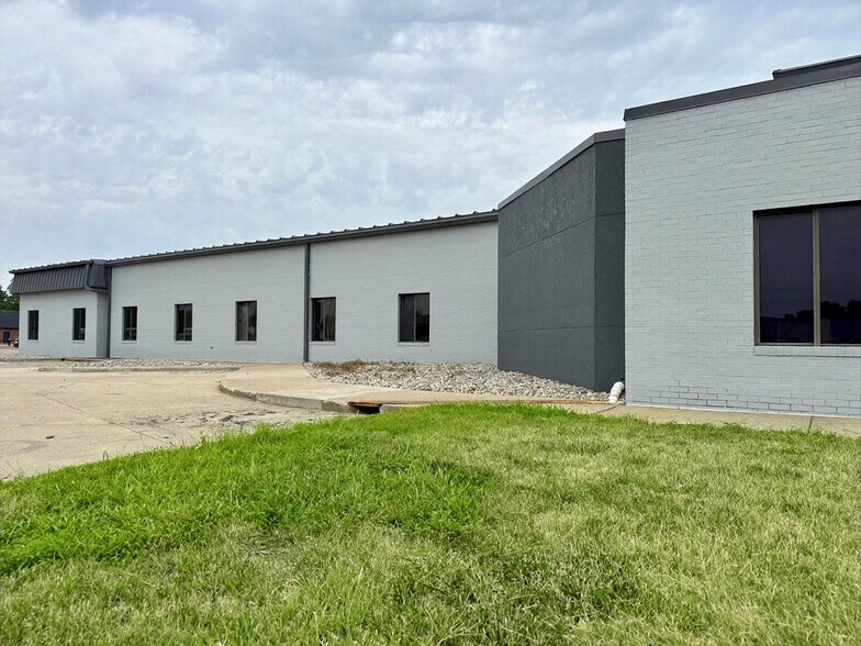 Primary Photo Of 110 Sergeant Square Dr, Sergeant Bluff Light Distribution For Lease